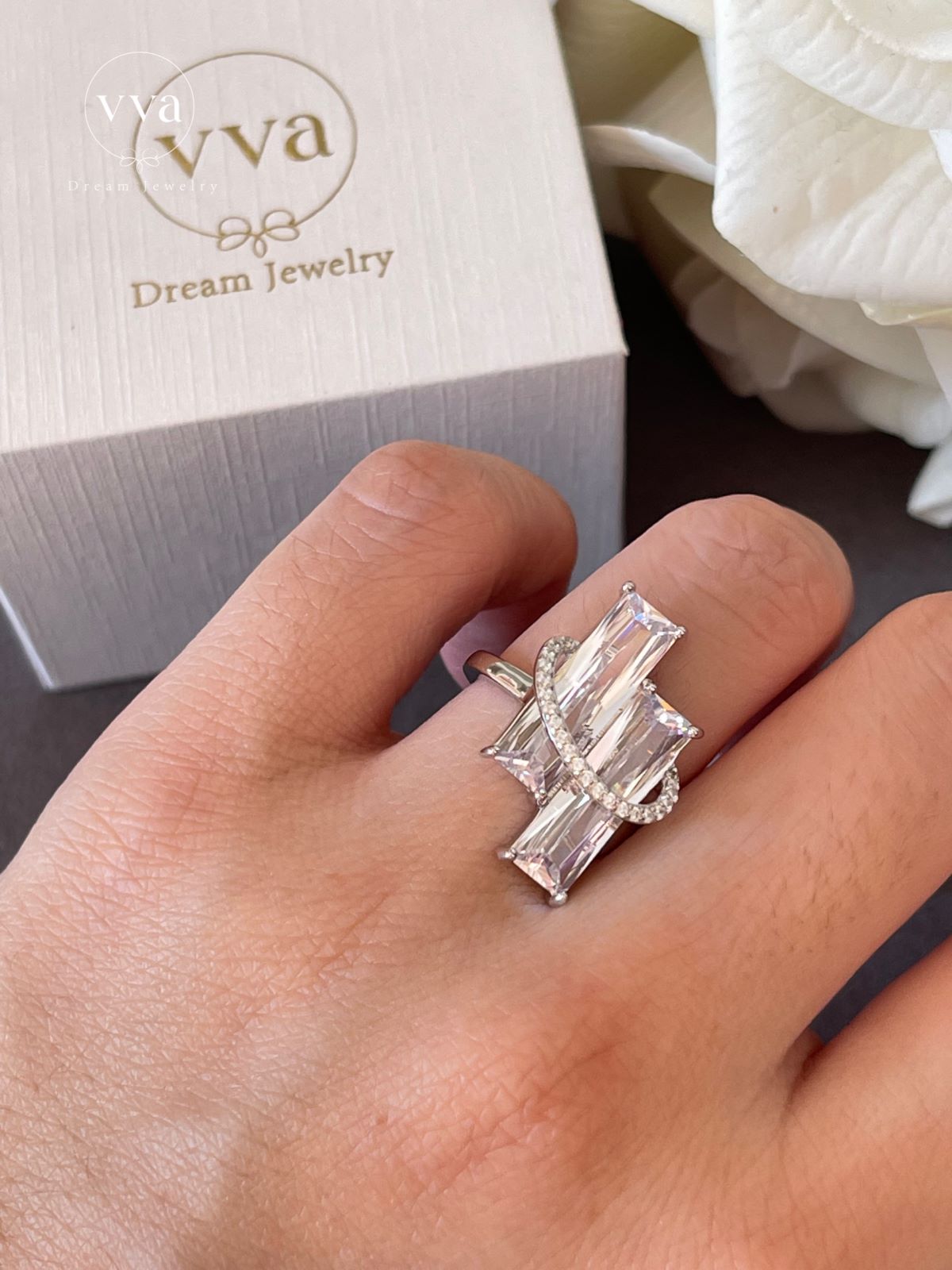 Dazzling Diamond Ring Jacket » JewelryThis - Custom Jewelry